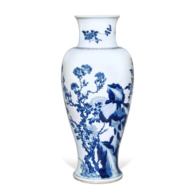 View full screen - View 1 of Lot 506. A blue and white 'birds and flowers' baluster vase, Qing dynasty, Kangxi period | 清康熙 青花花鳥圖觀音尊.