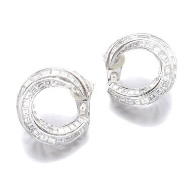View full screen - View 1 of Lot 77. GRAFF | PAIR OF DIAMOND EAR CLIPS.