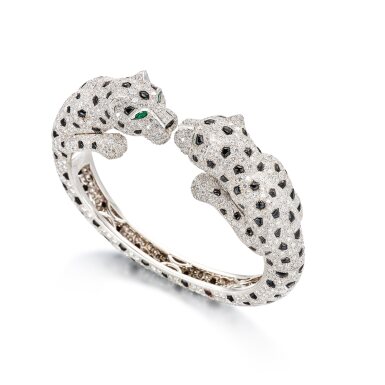 全螢幕檢視 - 查看330'Panthère' Diamond, Onyx and Emerald Bangle | 卡地亞 | 'Panthère' 鑽石 配 縞瑪瑙 及 祖母綠 手鐲的1