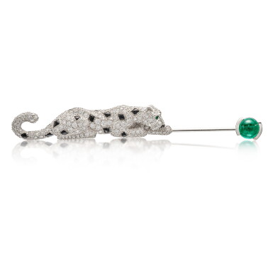 View full screen - View 1 of Lot 1877. ‘Panthère’ Emerald, Onyx and Diamond Jabot Pin | 卡地亞 | ‘Panthère’ 祖母綠 配 縞瑪瑙 及 鑽石 胸針.
