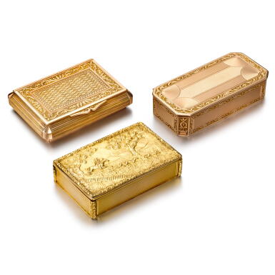 View full screen - View 1 of Lot 1121. A group of three gold snuff boxes, Vienna, late 18th and early 19th centuries .