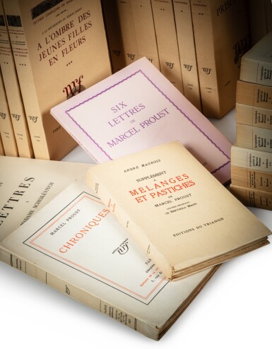 View full screen - View 1 of Lot 211. À la recherche du temps perdu. 1929-1939. Édition à la Gerbe. On joint : 7 autres ouvrages, éditions posthumes de Proust ou sur Proust. .