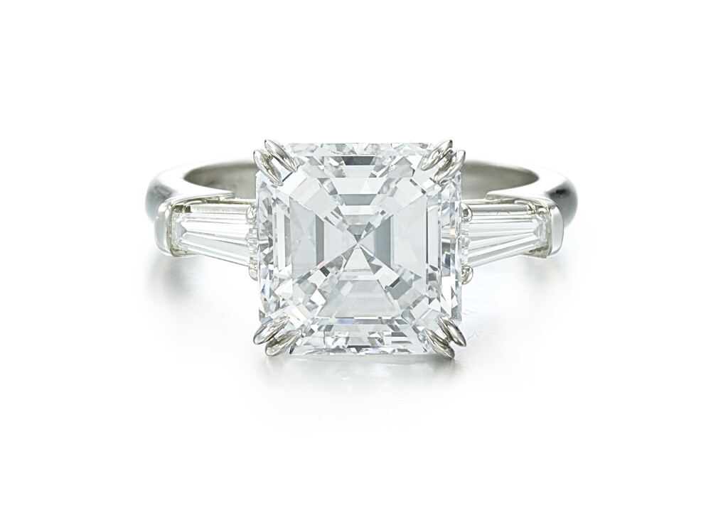 View full screen - View 1 of Lot 9127. DIAMOND RING | 4.70卡拉 方形 足色 內部無瑕(IF)鑽石 戒指.