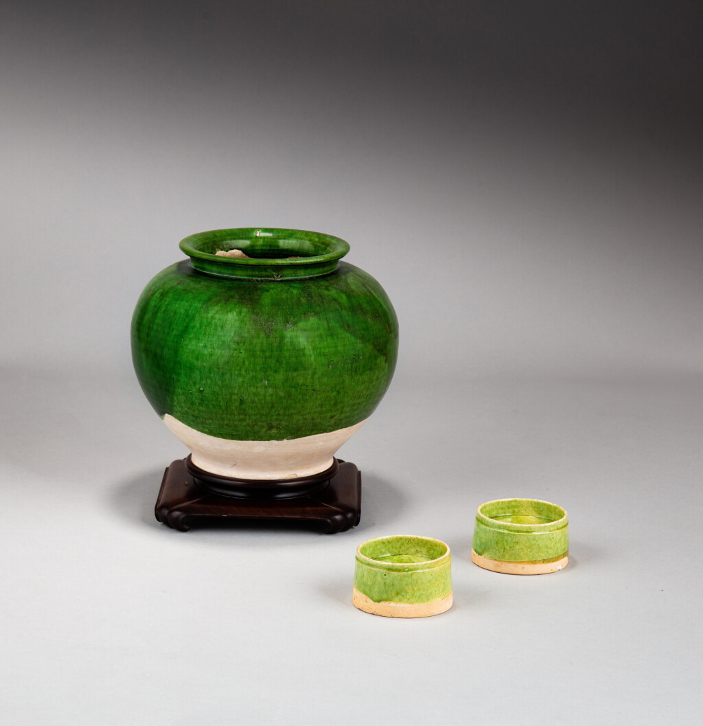 View full screen - View 1 of Lot 13. A green-glazed pottery jar and a pair of green-glazed washers, Tang and Liao dynasty | 唐及遼 綠釉罐及綠釉洗一組兩件.