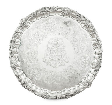 View full screen - View 1 of Lot 71. A large silver George IV salver, Rebecca Emes & Edward Barnard, London, 1825 | Grand présentoir rond en argent par Rebecca Emes et Edward Barnard, Londres, 1825.