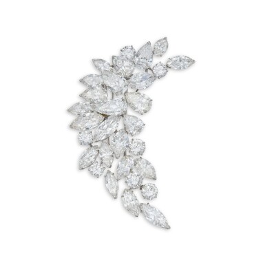 View full screen - View 1 of Lot 99. Diamond Clip-Brooch | 梵克雅寶 | 鑽石胸針.
