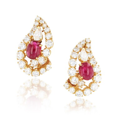 View full screen - View 1 of Lot 227. Paire de clips d'oreille rubis et diamants | Pair of ruby and diamond ear clips.