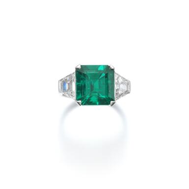 View full screen - View 1 of Lot 616. Emerald and diamond ring.