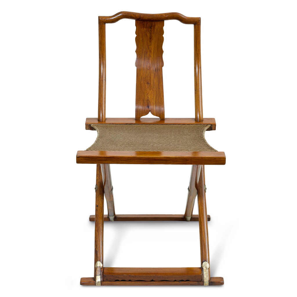 View full screen - View 1 of Lot 529. A HUANGHUALI FOLDING CHAIR | 黃花梨直後背交椅 .