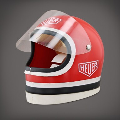 View full screen - View 1 of Lot 481. Ecrin en forme de casque de course | Racing helmet-shaped presentation box Vers 1970 | Circa 1970.