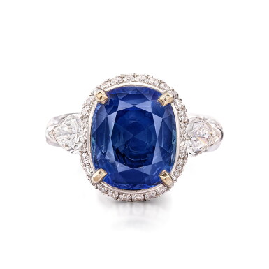 View full screen - View 1 of Lot 311. Sapphire and Diamond Ring | 5.14克拉 天然 「喀什米爾」未經加熱藍寶石 配 鑽石 戒指.