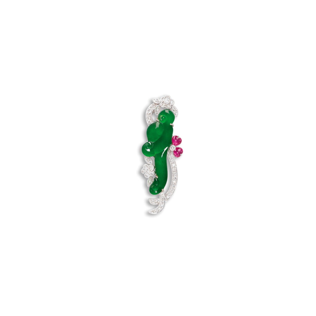View full screen - View 1 of Lot 1771. JADEITE, RUBY AND DIAMOND PENDANT / BROOCH 天然翡翠雕「如意」配 紅寶石 及 鑽石 吊墜 / 別針.