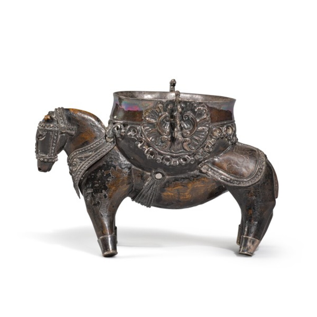 View full screen - View 1 of Lot 23. South America, circa 1800 | Zoomorphic Mate Cup Holder.