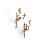 Paire d'appliques en bronze doré d'époque Louis XV, vers 1750, dans le style de Jacques Caffieri