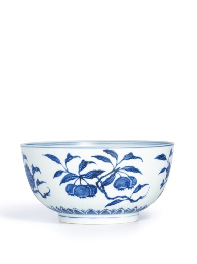 View full screen - View 1 of Lot 3846. An extremely rare blue and white 'fruit' bowl, Ming dynasty, Yongle period | 明永樂 青花折枝花果紋墩盌.