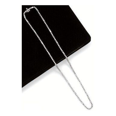 View full screen - View 1 of Lot 217. COLLIER DIAMANTS | DIAMOND NECKLACE.