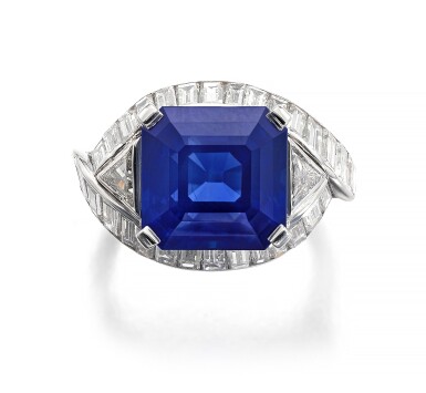 View full screen - View 1 of Lot 159. Fine Sapphire and diamond ring | 藍寶石配鑽石戒指.