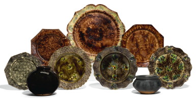 View full screen - View 1 of Lot 30. A GROUP OF ENGLISH CREAMWARE TABLEWARE.