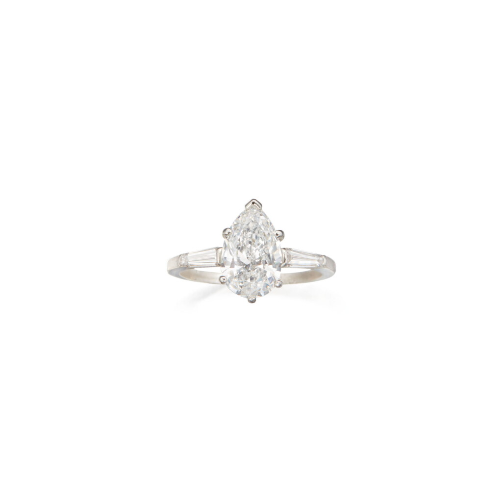 View full screen - View 1 of Lot 24. DIAMOND RING.