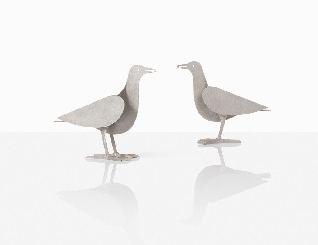View full screen - View 1 of Lot 129. Paire de Bougeoirs Oiseaux d'argent.