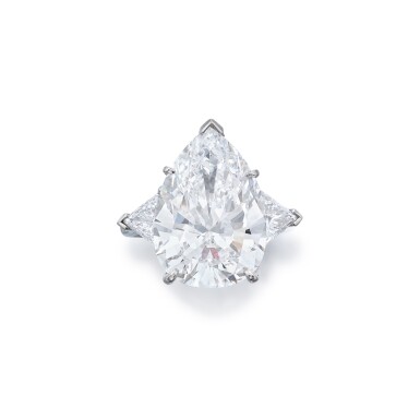 View full screen - View 1 of Lot 22. Diamond Ring.