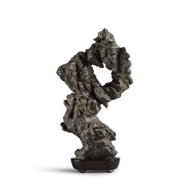 View full screen - View 1 of Lot 215. A 'Lingbi' scholar's rock, Qing dynasty | 清 靈璧石供.