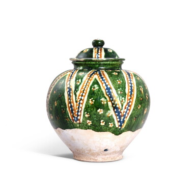 View full screen - View 1 of Lot 3451. A sancai jar and cover, Late Tang dynasty | 晚唐 三彩蓋罐.