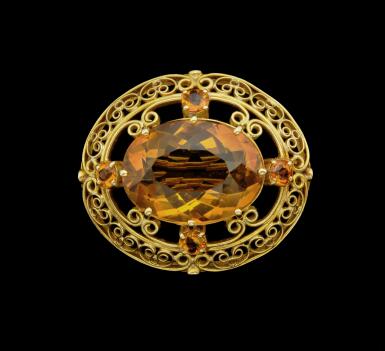 View full screen - View 1 of Lot 539. Brooch.