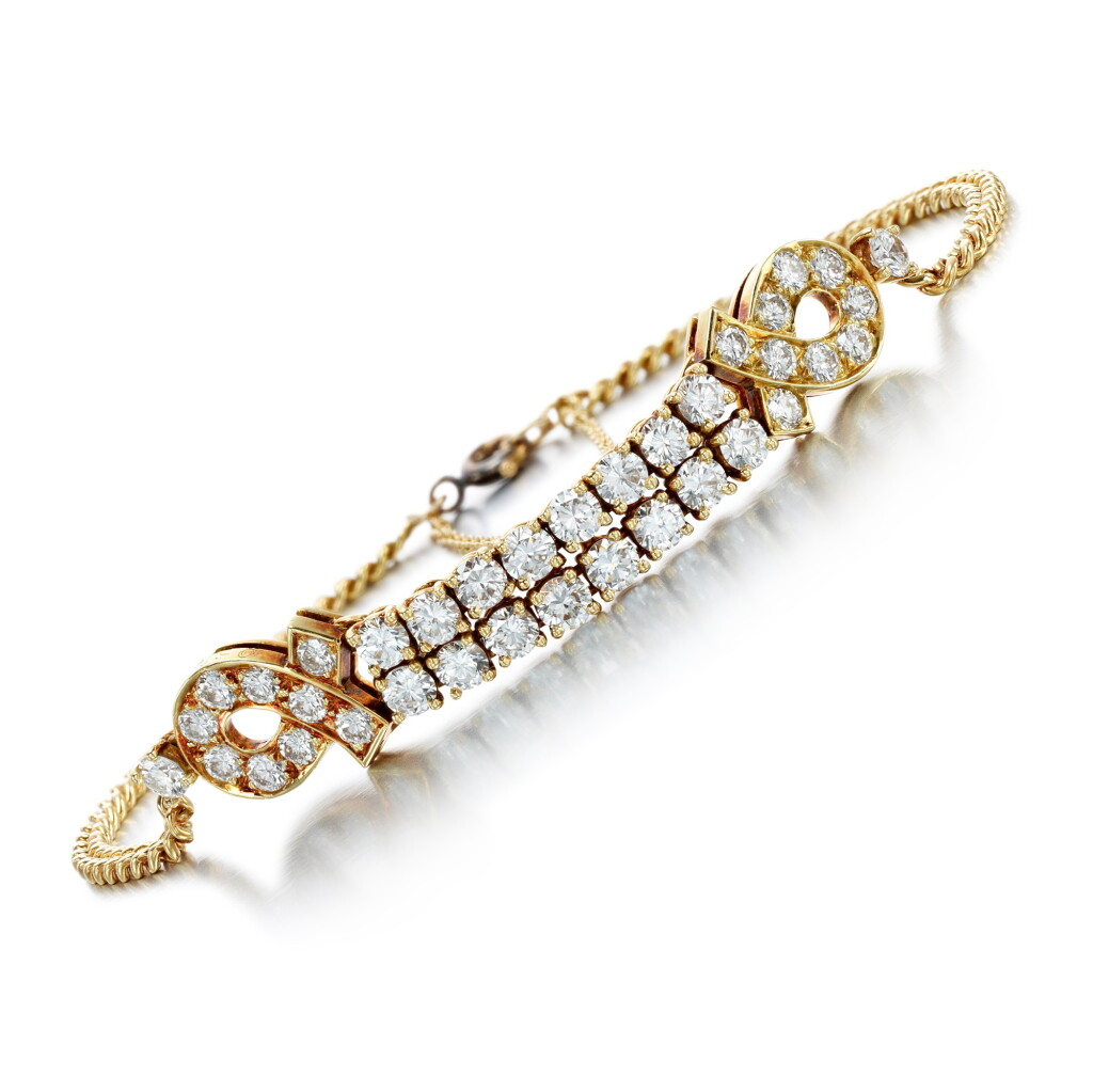 View full screen - View 1 of Lot 293. A diamond bracelet.