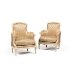 A pair of Louis XVI lacquered beechwood bergères en gondole, circa 1780, stamped by Louis-Charles Carpentier from Chanteloup castle | Paire de bergères en gondole en hêtre laqué gris d'époque Louis XVI, vers 1780, estampille de Louis-Charles Carpentier, provenant du château de Chanteloup