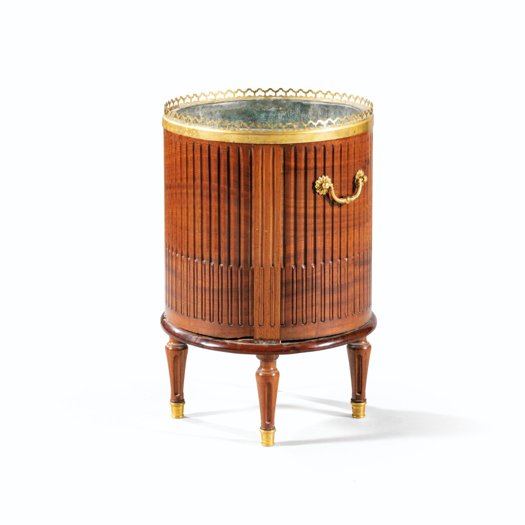 View full screen - View 1 of Lot 81. A LOUIS XVI MAHOGANY WINE COOLER | RAFRAÎCHISSOIR EN ACAJOU D'ÉPOQUE LOUIS XVI.