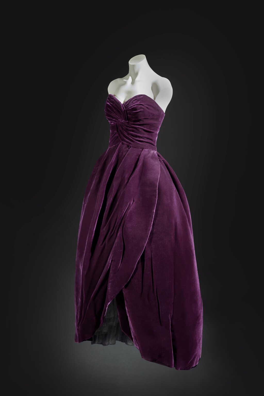 Princess Diana Ball Dress By Victor Edelstein The One Sotheby s princess-diana-ball-dress-by-victor-edelstein-the-one-sotheby-s