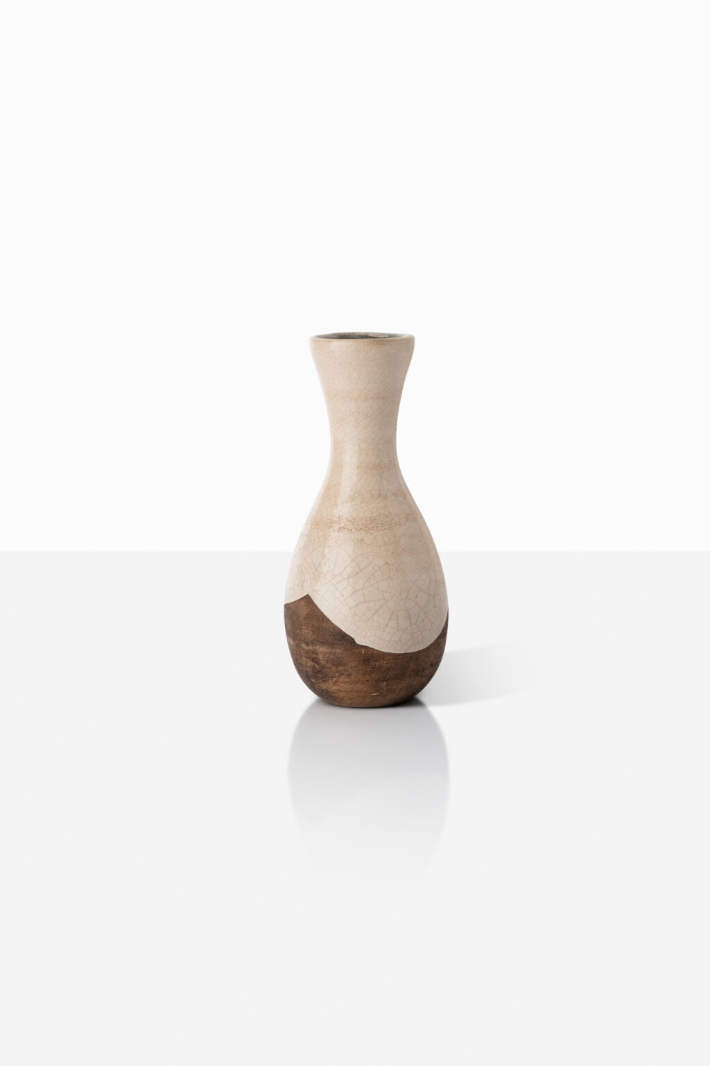 View full screen - View 1 of Lot 114. Vase.