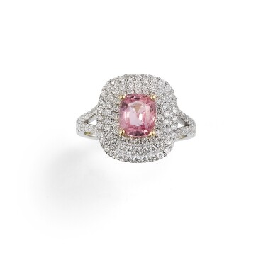 View full screen - View 1 of Lot 159. BAGUE SAPHIR PADPARADSCHA ET DIAMANTS | PADPARADSCHA SAPPHIRE AND DIAMOND RING.
