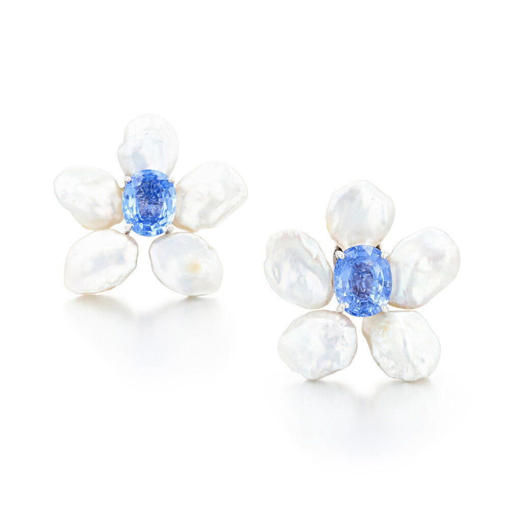 View full screen - View 1 of Lot 421. Seaman Schepps | Paire de clips d'oreille perles de culture et saphirs | Pair of cultured pearl and sapphire earclips.