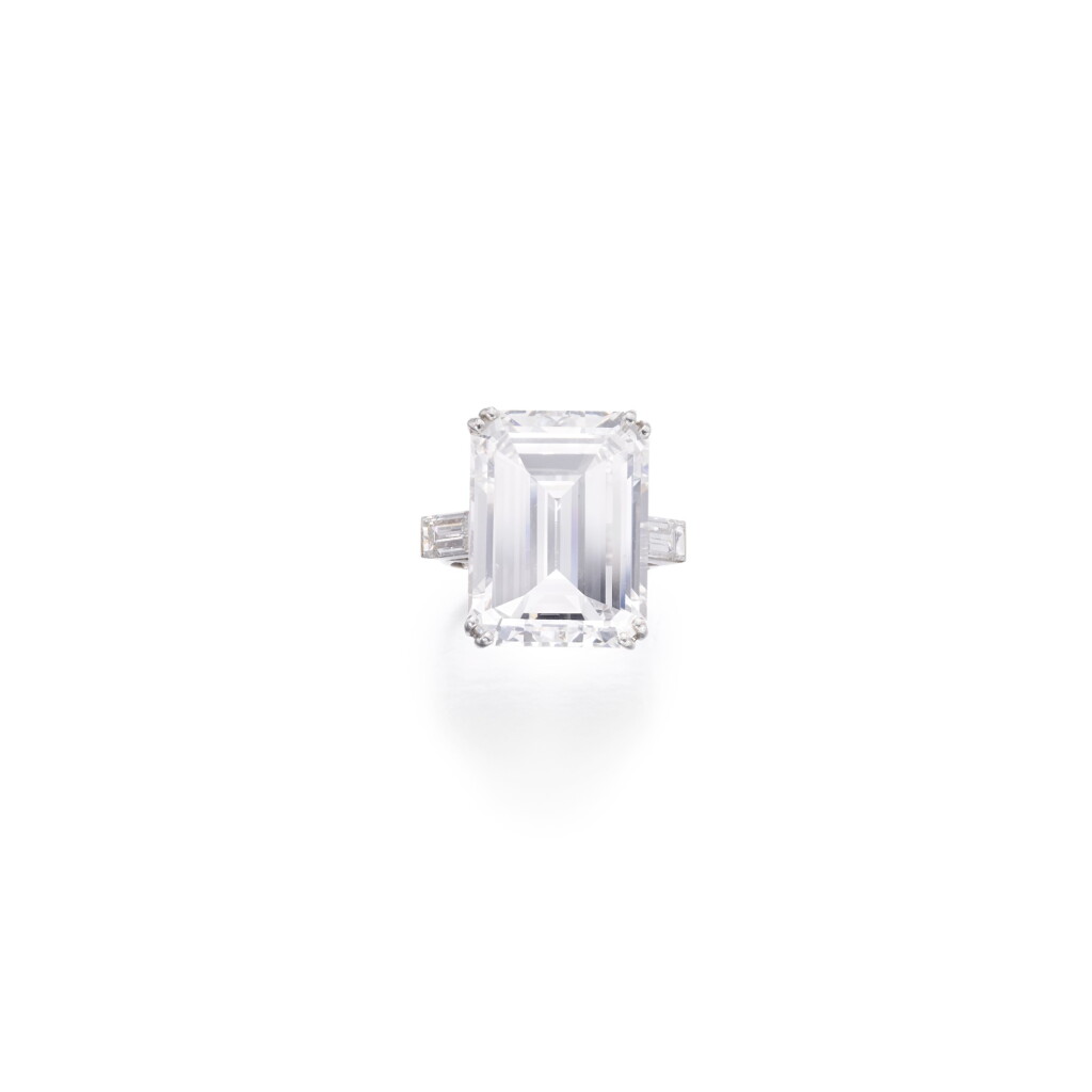 View full screen - View 1 of Lot 243. Important diamond ring | 鑽石戒指.