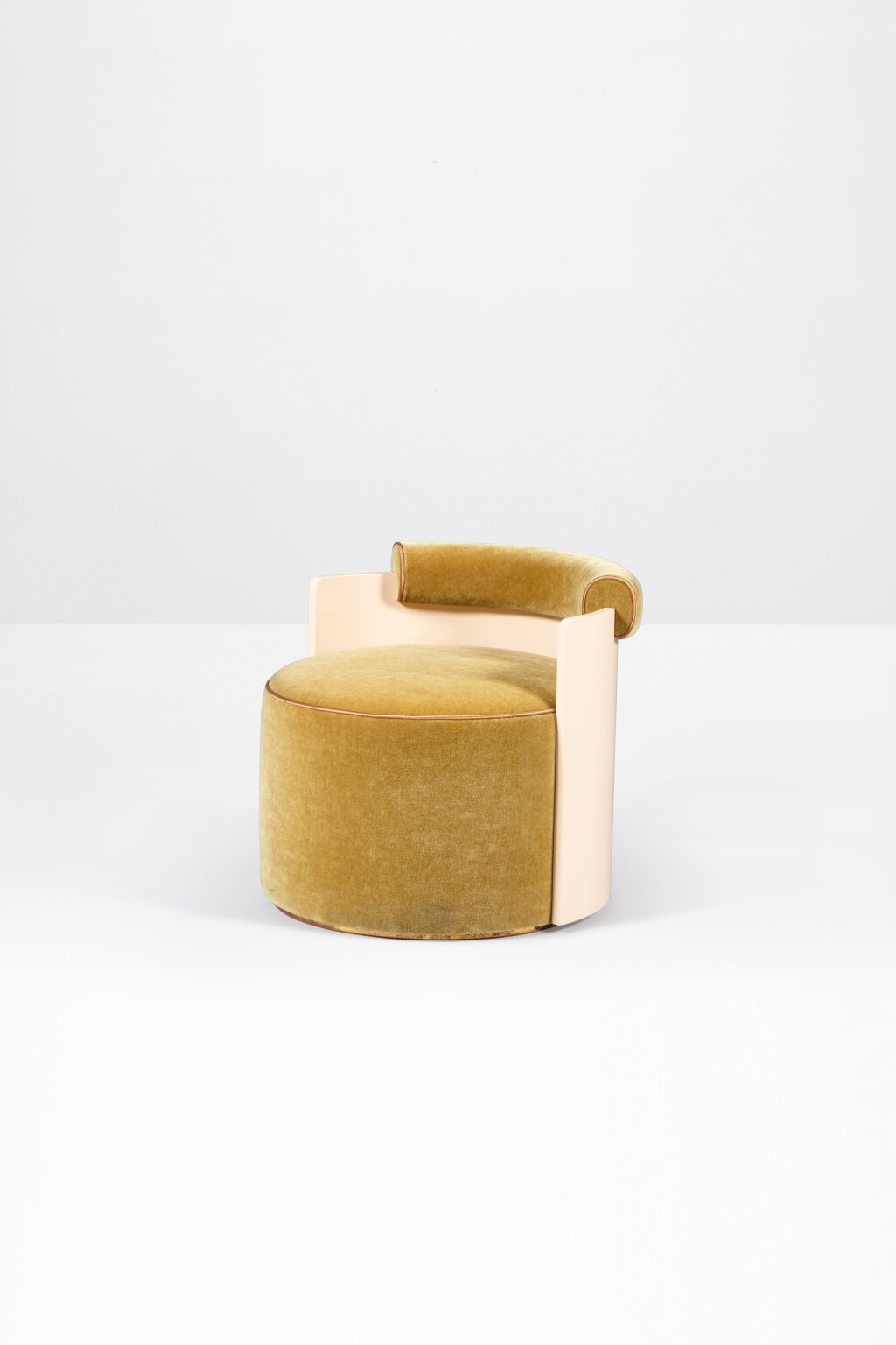 View full screen - View 1 of Lot 70. Fauteuil Patty.