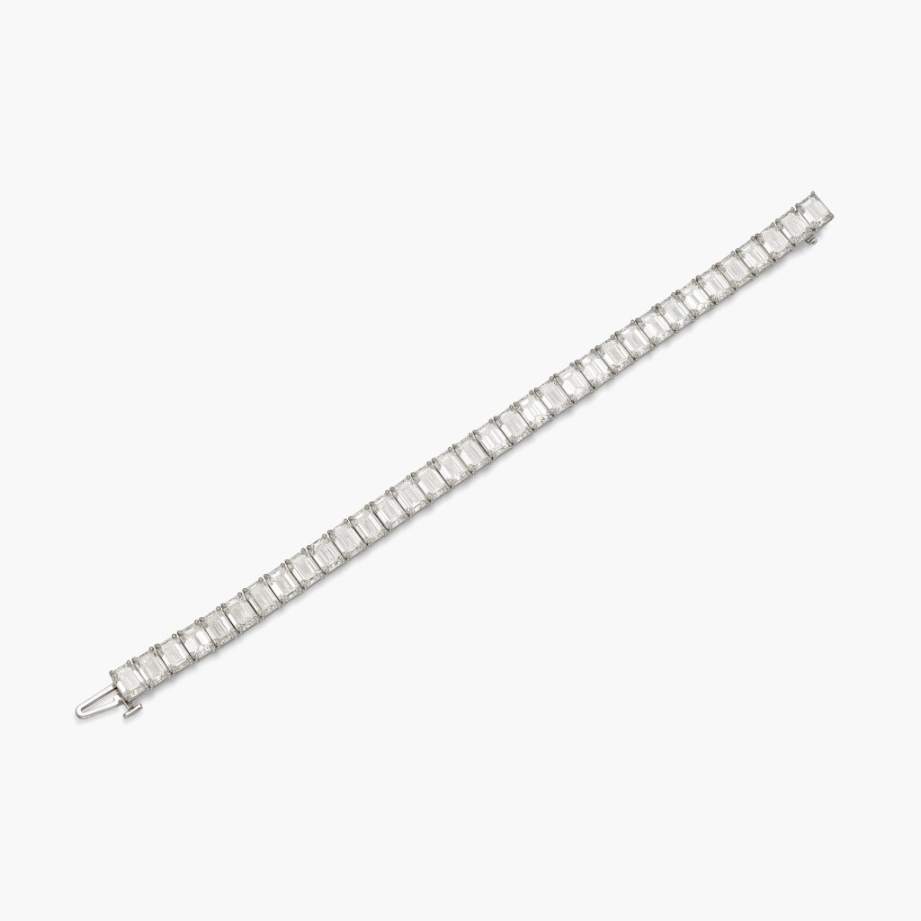 View full screen - View 1 of Lot 373. Diamond Bracelet.