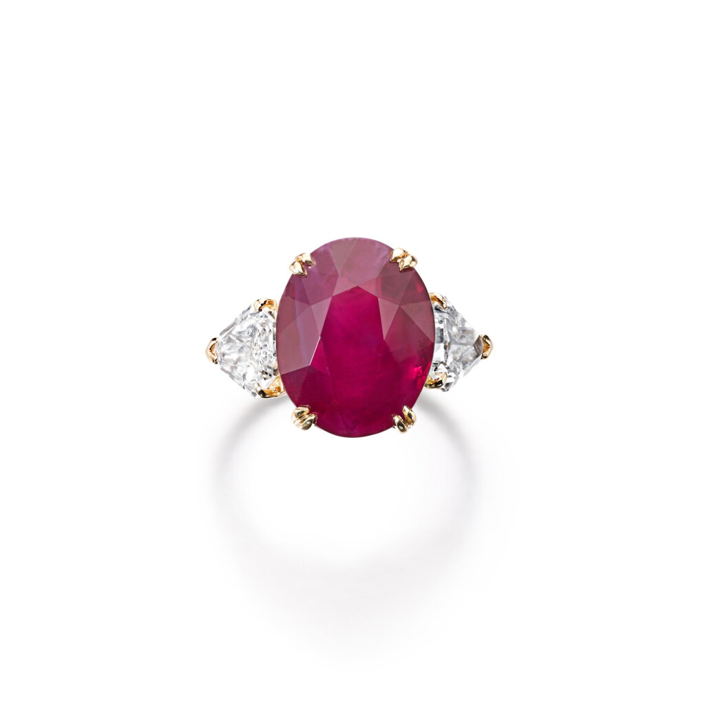 View full screen - View 1 of Lot 210. Fine ruby and diamond ring | 紅寶石配鑽石戒指.