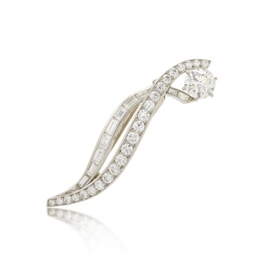 View full screen - View 1 of Lot 23. Diamond Brooch,.