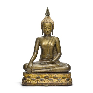 View full screen - View 1 of Lot 3. A large bronze figure of Shakyamuni Buddha, Thailand, U-Thong style, circa 14th century | 泰國,烏通風格,約十四世紀 銅釋迦摩尼坐像.