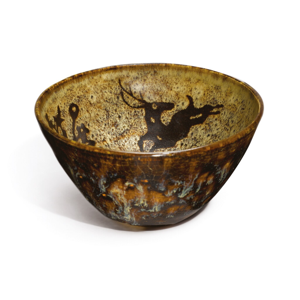 View full screen - View 1 of Lot 711. A RARE 'JIZHOU' 'PAPERCUT' 'DEER' BOWL, SOUTHERN SONG DYNASTY.