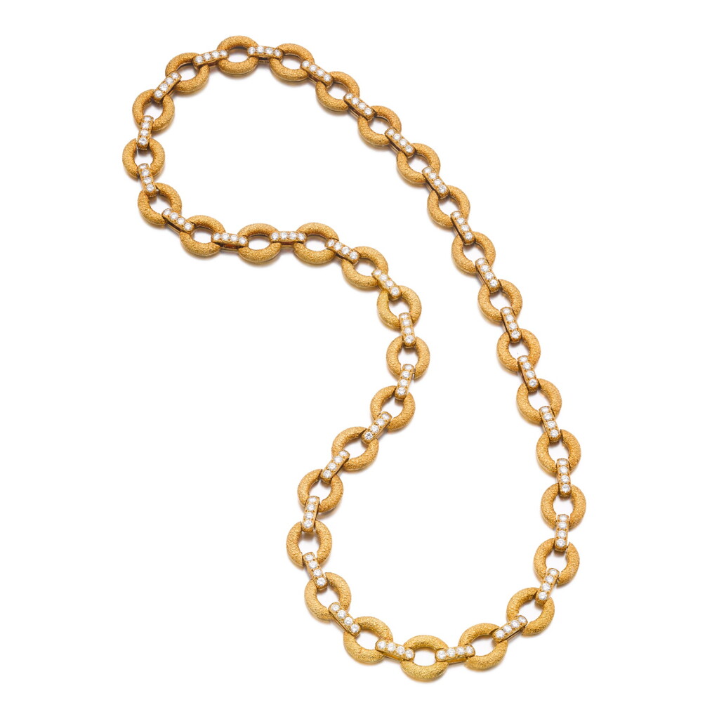 View full screen - View 1 of Lot 203. Gold and diamond sautoir | 梵克雅寶 | 黃金鑲鑽石長項鏈,約1970年.