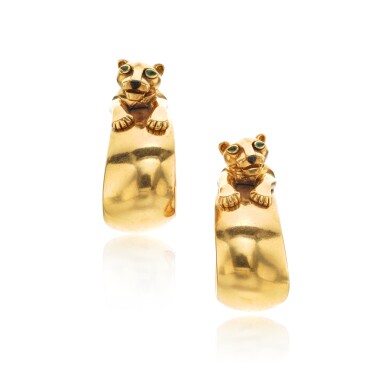 View full screen - View 1 of Lot 709. Pair of gold, onyx and emerald ear clips, ‘Panthère’.