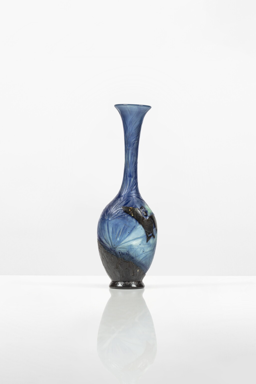 View full screen - View 1 of Lot 24. Chauve-souris et Pins soliflore, 1900.