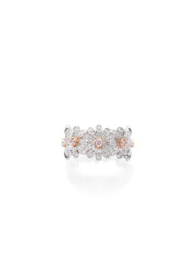 View full screen - View 1 of Lot 55. COLORED DIAMOND AND DIAMOND RING, TIFFANY & CO., SCHLUMBERGER STUDIOS.