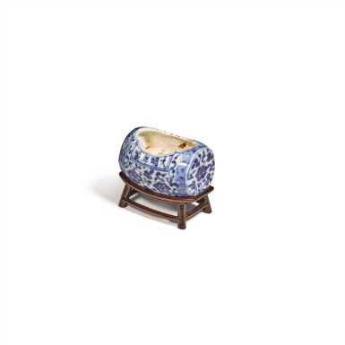 View full screen - View 1 of Lot 47. A blue and white bird feeder, Qing dynasty.