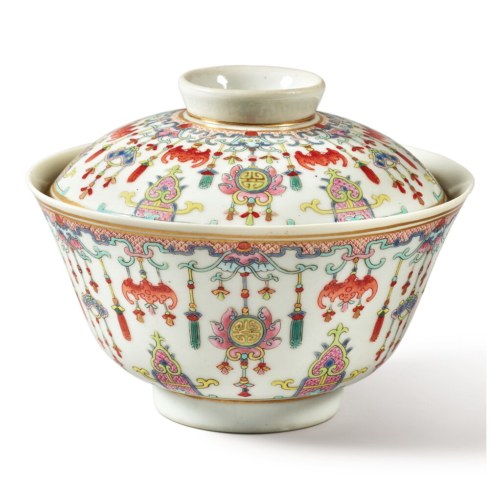 View full screen - View 1 of Lot 175. A famille-rose 'bats and emblems' bowl and cover, Qing dynasty, Daoguang period | 清道光 粉彩博古圖蓋盌 《慎德堂製》款.