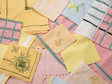 View full screen - View 1 of Lot 1044. Set of seven tablecloths with colored cotton napkins | Lot de sept nappes avec des serviettes en coton coloré.