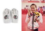 Cycling Gloves and Photograph Signed by Sarah Lee Wai-Sze | 自由車手套與照片,李慧詩簽名版